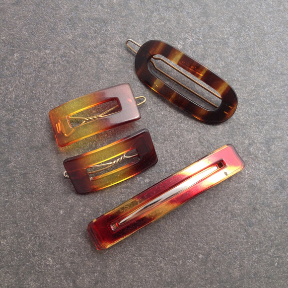 Vintage Accessories - Vintage Lucite Tortoise Shell Hair Clips